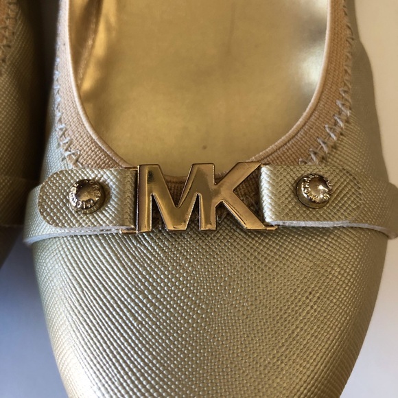 Michael Kors “Rover Heidi” Gold Ballet Flats Size 2 Gently Worn - Picture 5 of 10